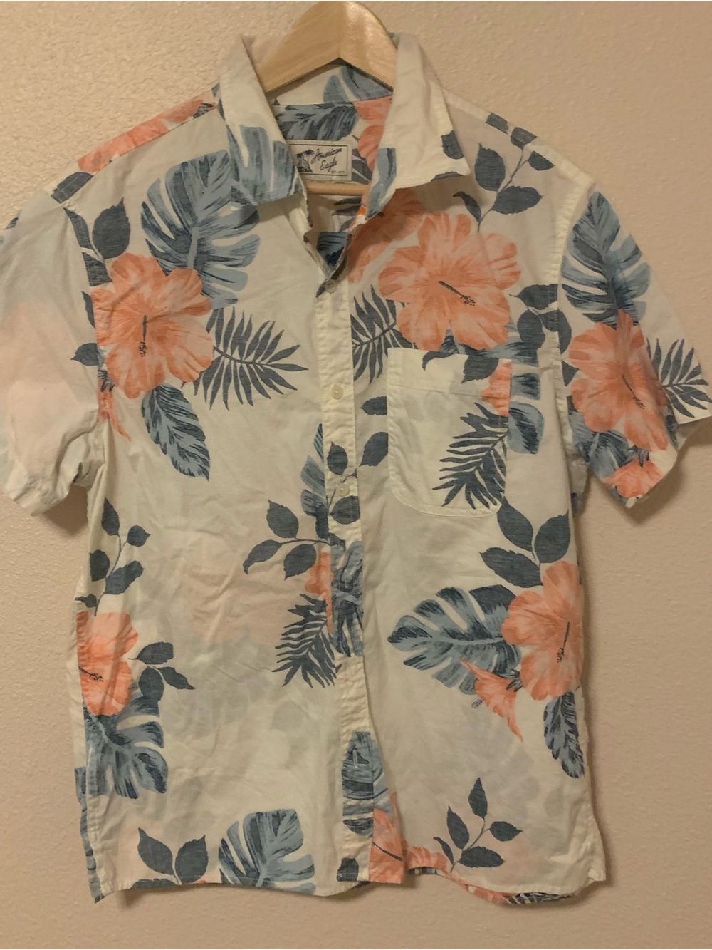 American Eagle Outfitters Cream Short-Sleeve Floral Button-Up - Peach & Blue
